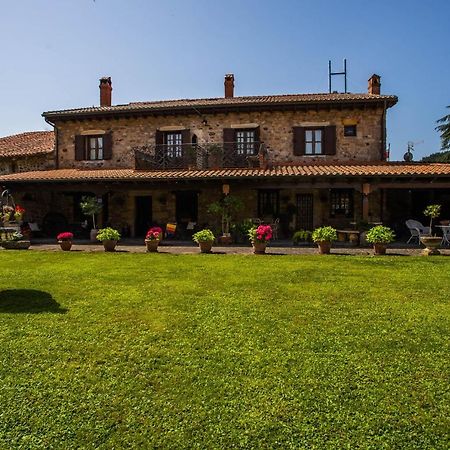 Posada Real La Montanesa Corrales De Buelna Exteriör bild