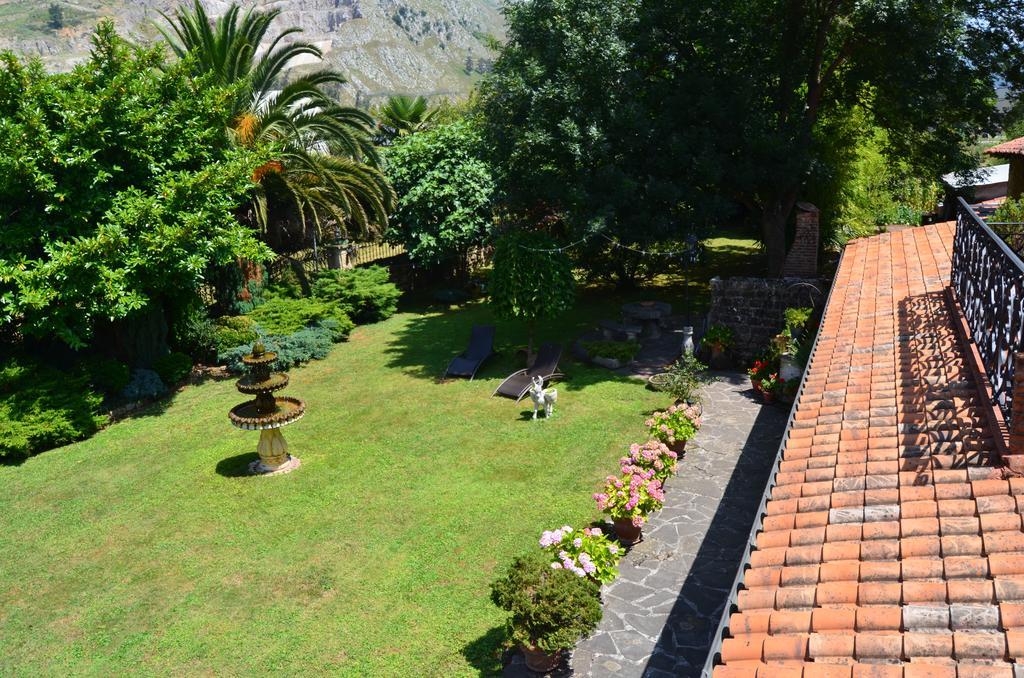 Posada Real La Montanesa Corrales De Buelna Exteriör bild